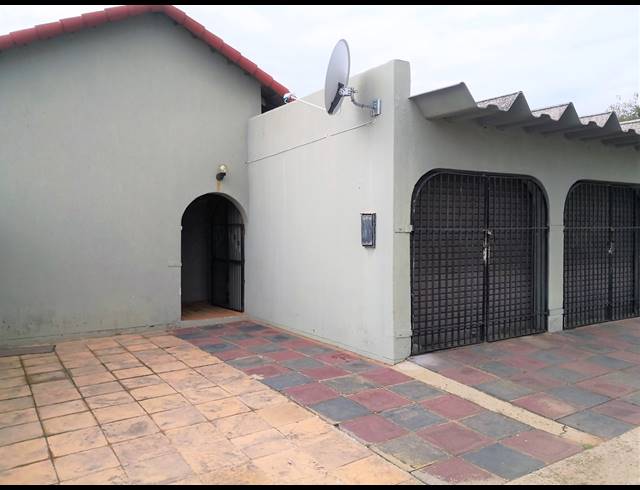 3 BEDROOM TOWNHOUSE SOLD IN EAST LYNNE